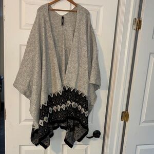 Torrid Gray Ruana Sweater Wrap Cape One Size Open Front